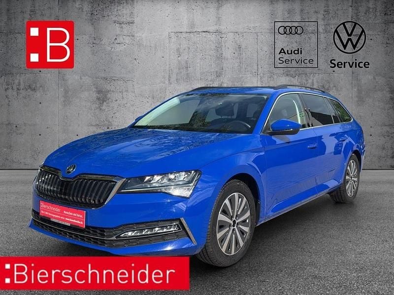 Blau Gebraucht 2023 Skoda Superb Ambition Kombi | 26.950 € (Superpreis) - Bild 1/4