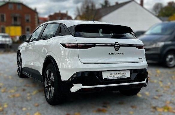 Gebraucht Renault Megane E-Tech Equilibre 96 kW (131 PS) 2023 Weiß Limousine