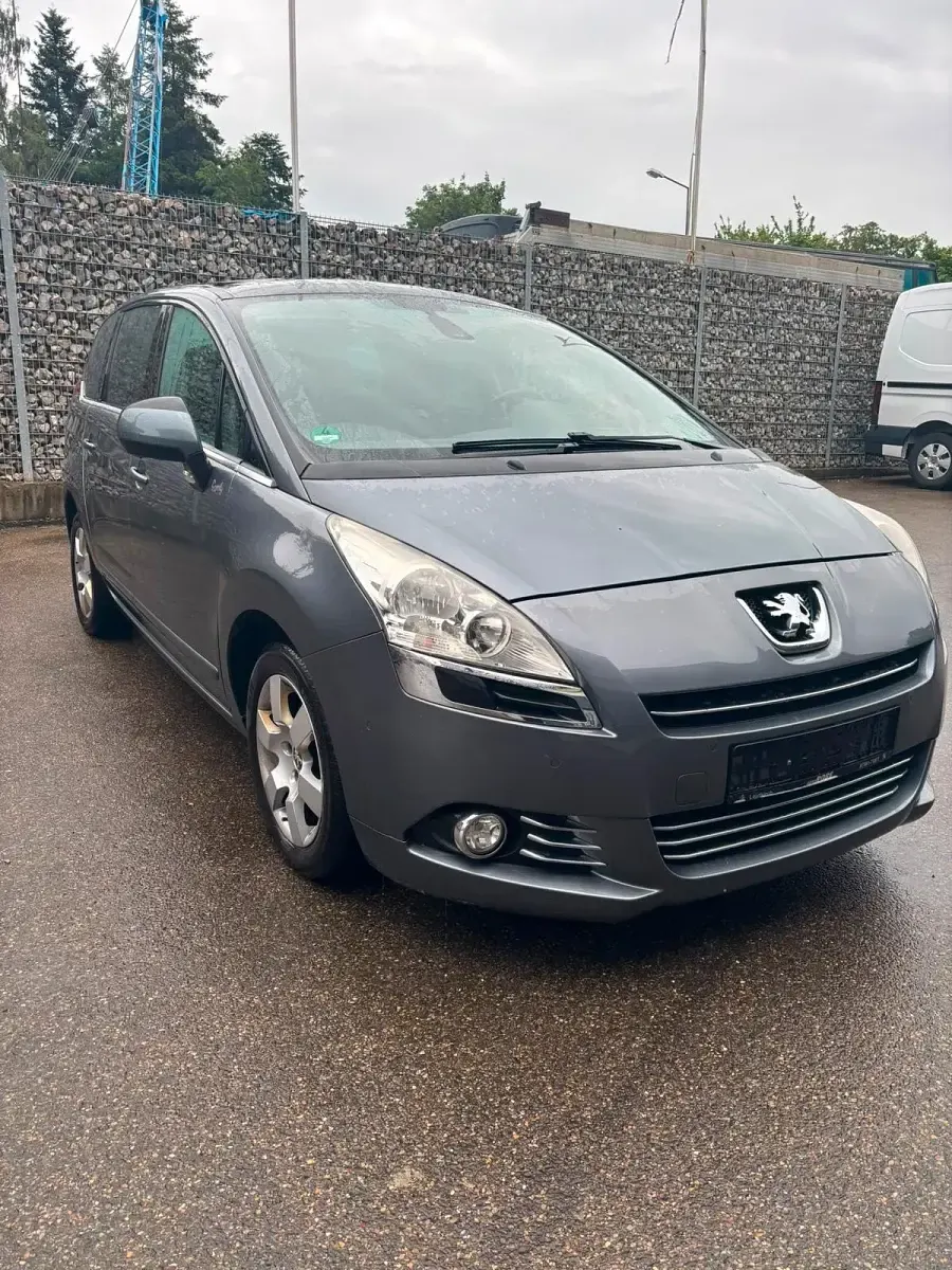 Gebraucht Peugeot 5008 150 PS (110 kW) 2011 Grau Van / Kleinbus