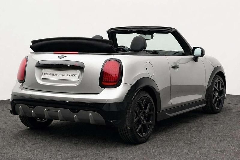 Używany Mini John Cooper Works 258 KM (189 kW) 2025 Srebrny Hatchback