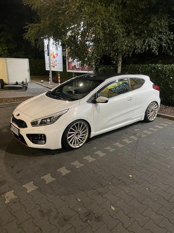 Gebraucht Kia Ceed GT GT 204 PS (150 kW) 2013 Weiß Coupé