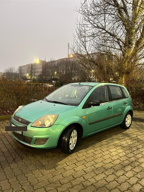 Gebraucht Ford Fiesta 69 PS (50 kW) 2007 Grün Kleinwagen