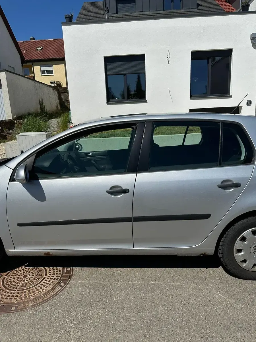 Gebraucht VW Golf V 105 PS (77 kW) 2005 Grau Kleinwagen