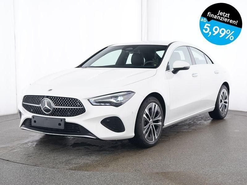 Weiß Gebraucht 2025 Mercedes CLA180 Progressive Limousine | 33.490 € (Guter Preis) - Bild 1/4