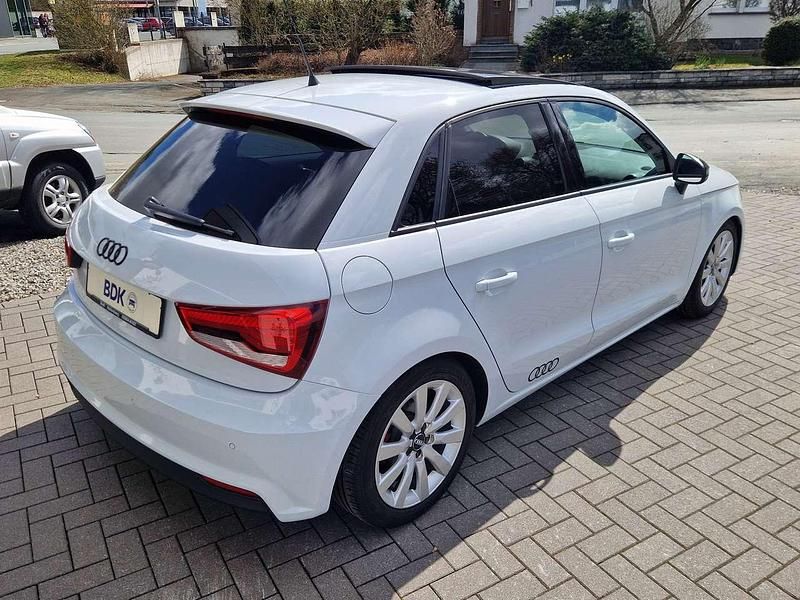 Gebraucht Audi A1 95 PS (69 kW) 2016 Gletscherweiß metallic Kleinwagen