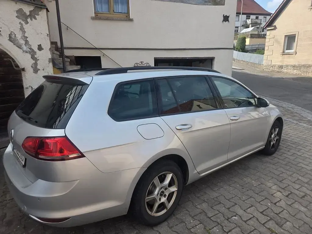 Gebraucht VW Golf VII Trendline 105 PS (77 kW) 2014 Grau Kombi