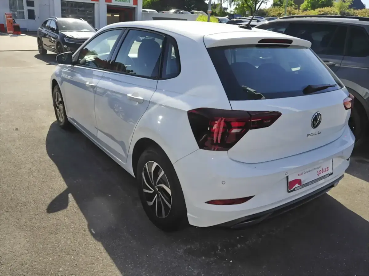 Gebraucht VW Polo Life 80 PS (58 kW) 2022 Weiß Kleinwagen