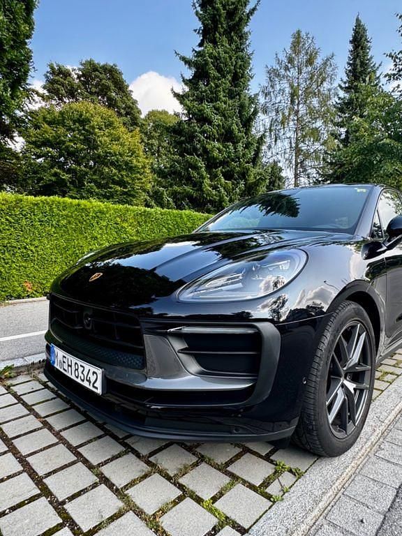 Schwarz Gebraucht 2022 Porsche Macan SUV | 65.500 € (Guter Preis) - Bild 1/4