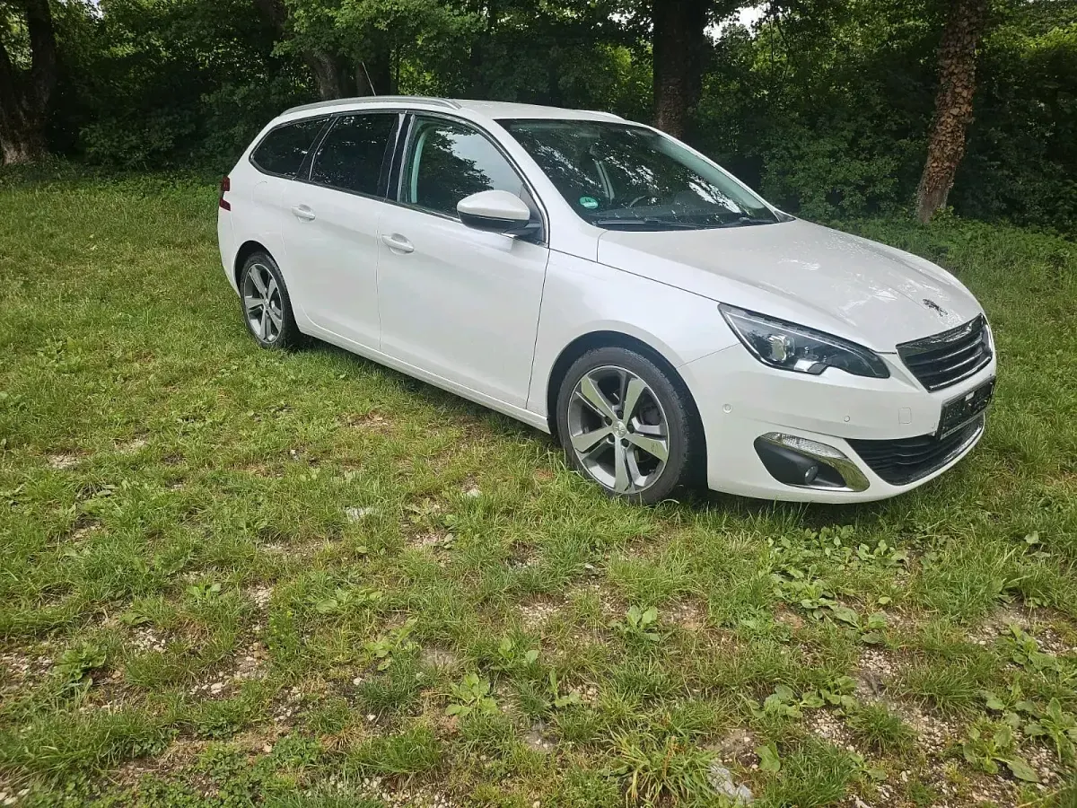 Gebraucht Peugeot 308 120 PS (88 kW) 2016 Weiß Kombi