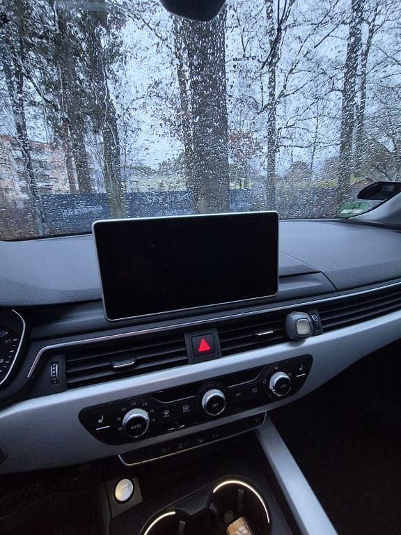 Gebraucht Audi A4 Sport 150 PS (110 kW) 2017 Grau Kombi