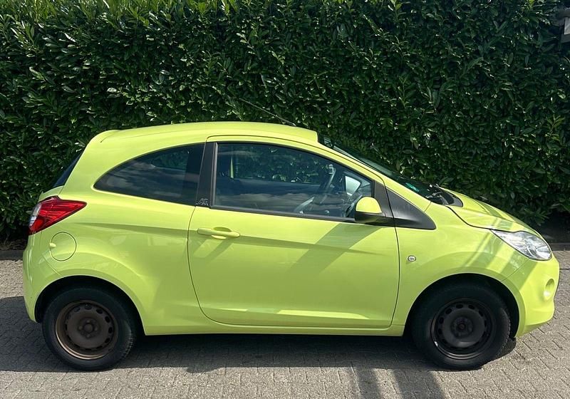 Grün Gebraucht 2009 Ford Ka Kleinwagen | 2.300 € (Fairer Preis) - Bild 1/4