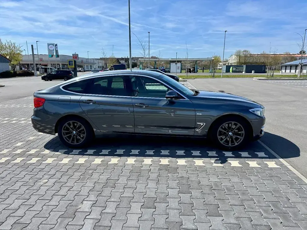 Gebraucht BMW 330 Luxury Line 258 PS (189 kW) 2014 Grau Limousine