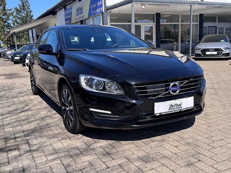 Gebraucht Volvo V60 Linje Svart 150 PS (110 kW) 2017 Schwarz Kombi