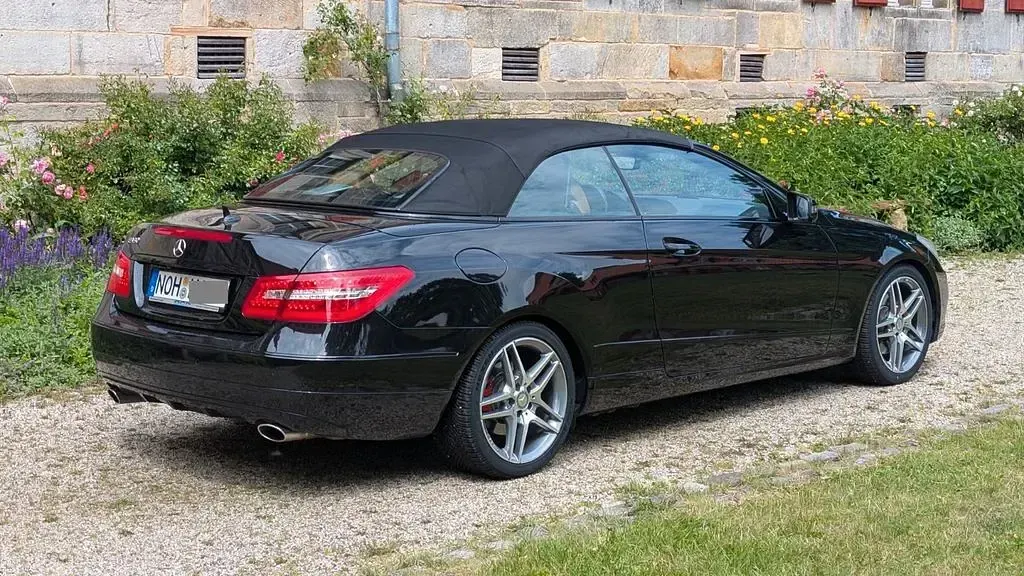 Gebraucht Mercedes E350 AMG 272 PS (200 kW) 2011 Schwarz Cabrio