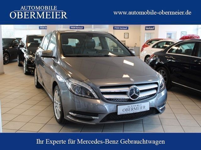 Grau (mountaingrau met.) Gebraucht 2014 Mercedes B180 Van / Kleinbus | 14.500 € (Fairer Preis) - Bild 1/4