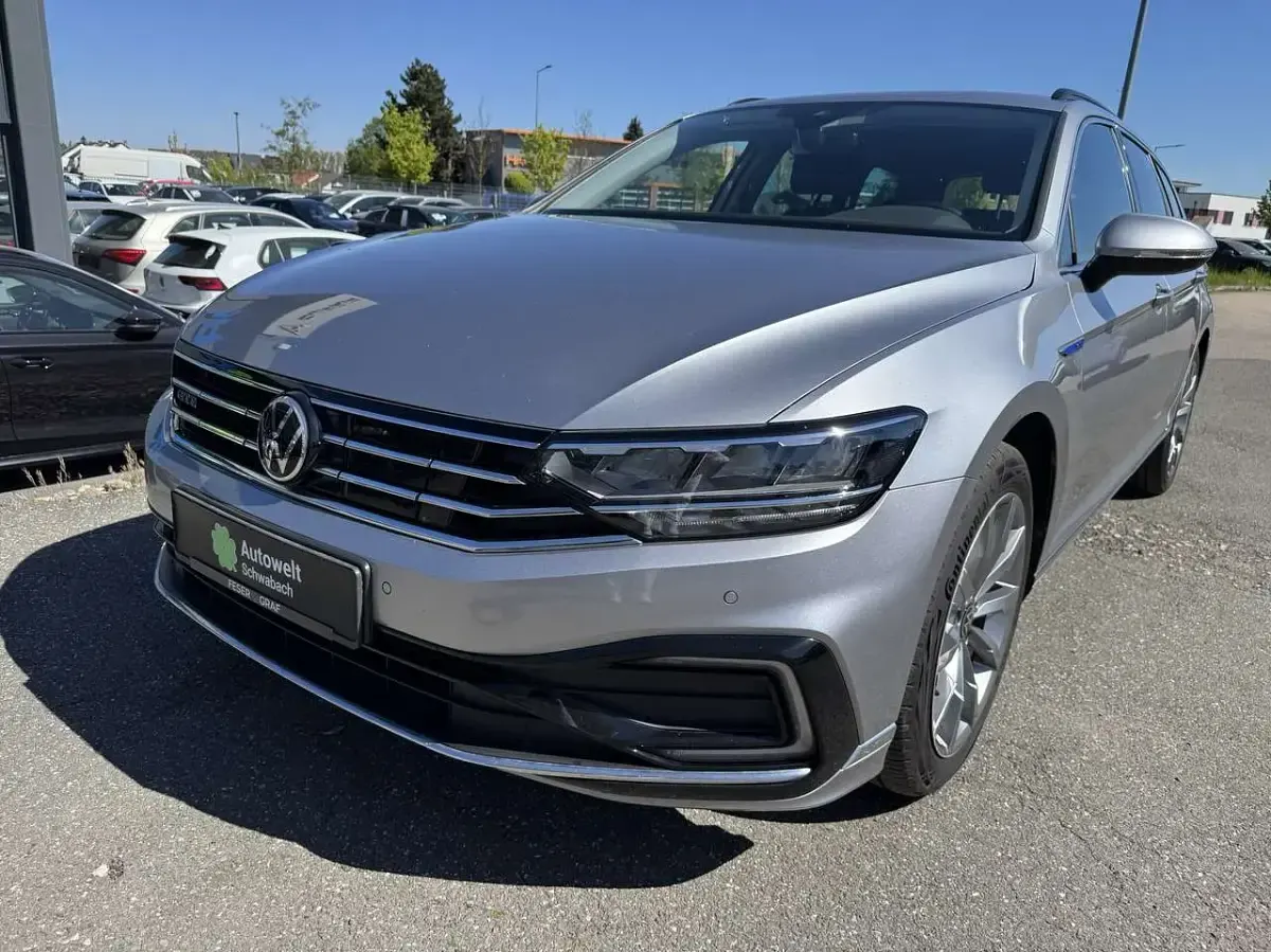 Gebraucht VW Passat GTE 218 PS (160 kW) 2022 Pyritsilber metallic Kombi