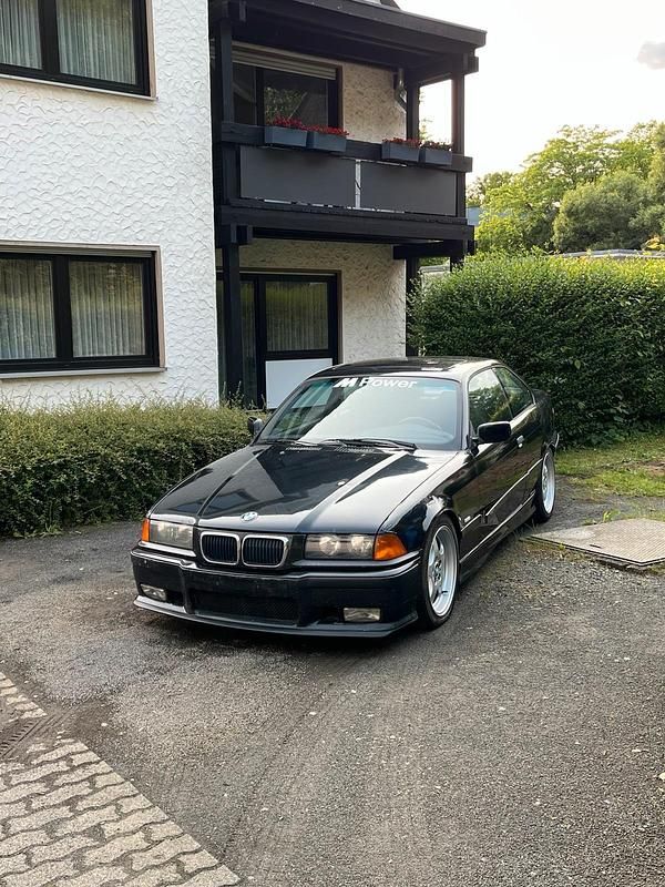 Schwarz Gebraucht 1998 BMW 323 M Sport Coupé | 3.900 € (Fairer Preis) - Bild 1/4