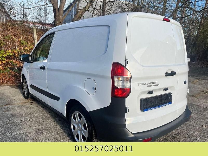 Gebraucht Ford Transit Trend 101 PS (74 kW) 2023 Weiß Van / Kleinbus