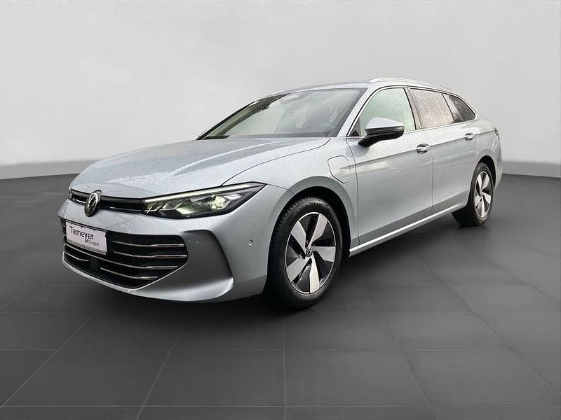 Gebraucht VW Passat Business 204 PS (150 kW) 2025 Silber Kombi