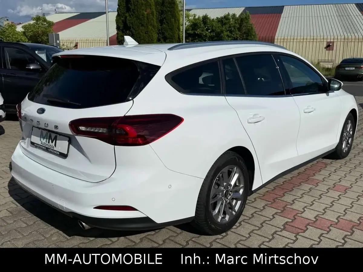 Gebraucht Ford Focus Titanium X 147 PS (108 kW) 2023 Frozen white Kombi