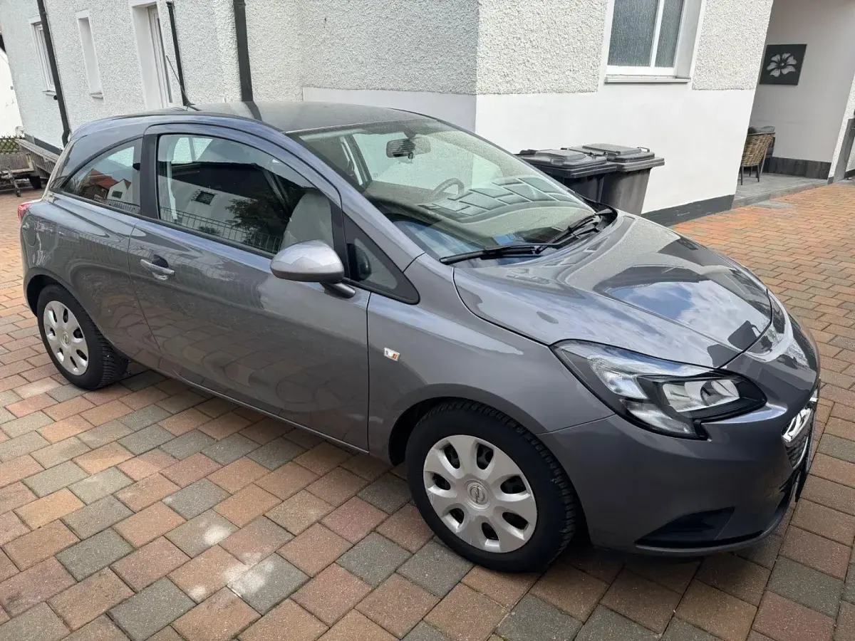Używany Opel Corsa Selection 69 KM (50 kW) 2016 Czarny Hatchback