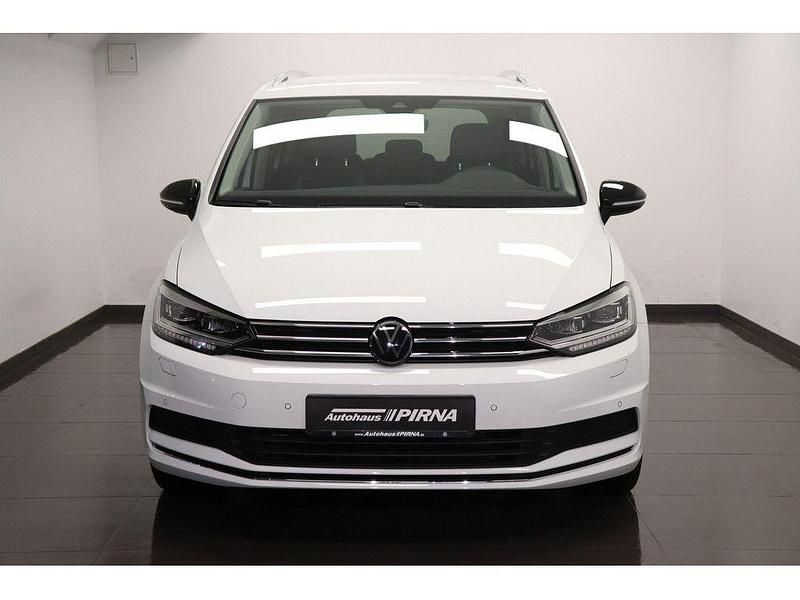 Gebraucht VW Touran 150 PS (110 kW) 2026 Weiß Van / Kleinbus