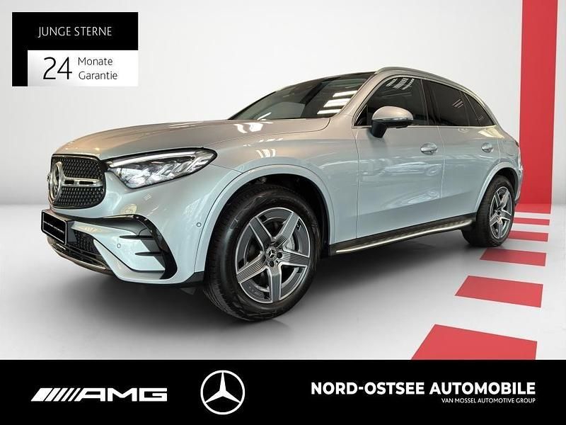Metalliclack hightechsilber Gebraucht 2024 Mercedes GLC400d AMG SUV | 64.490 € (Fairer Preis) - Bild 1/4