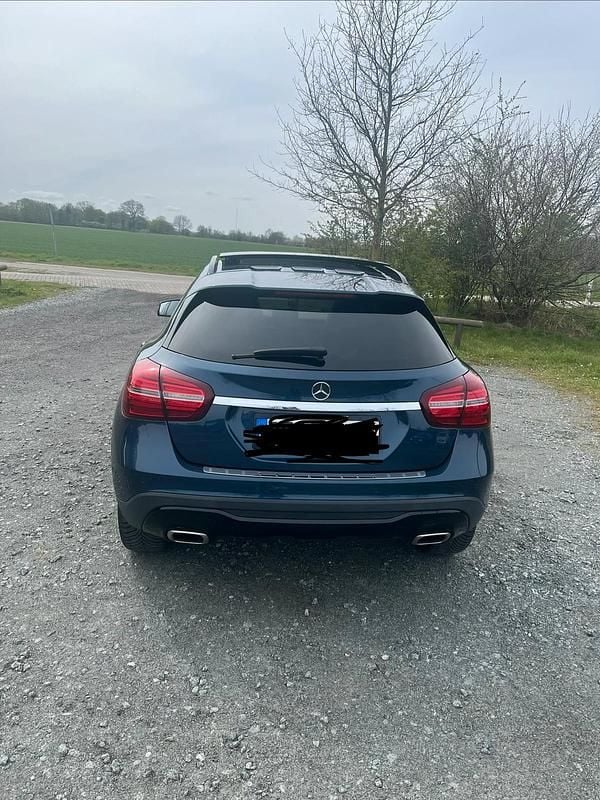 Gebraucht Mercedes GLA250 210 PS (154 kW) 2019 Blau SUV