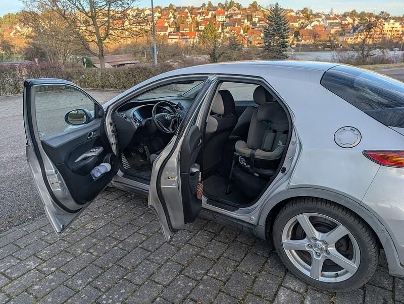 Gebraucht Honda Civic 140 PS (102 kW) 2008 Silber Limousine
