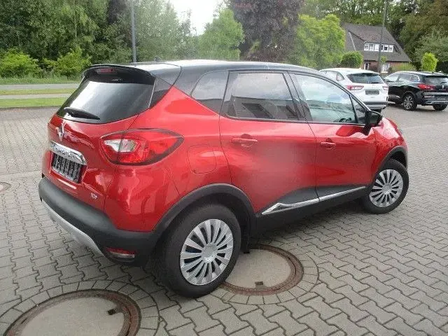 Używany Renault Captur XMOD 118 KM (86 kW) 2017 Czerwony SUV