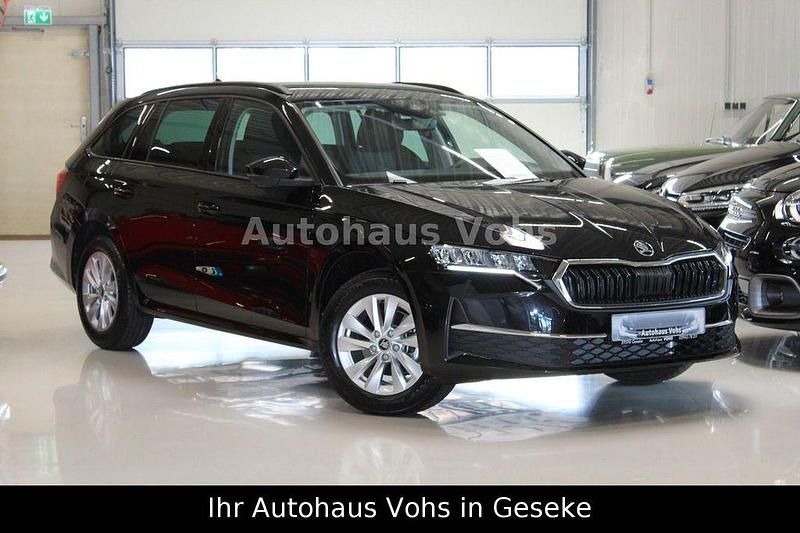 Grau Neu 2025 Skoda Octavia Selection Kombi | 31.470 € (Superpreis) - Bild 1/4