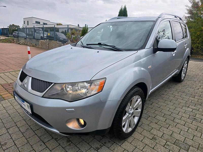 Grau Gebraucht 2008 Mitsubishi Outlander Instyle SUV | 4.999 € (Fairer Preis) - Bild 1/4