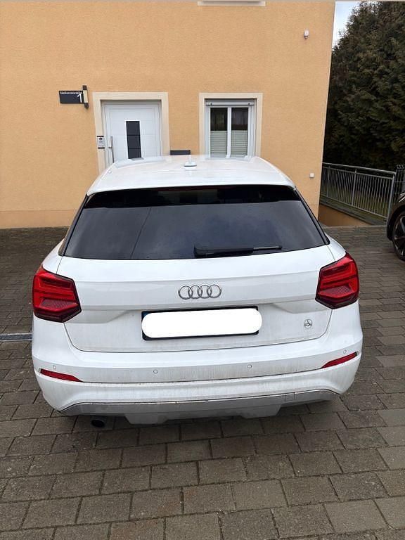 Gebraucht Audi Q2 Sport 116 PS (85 kW) 2017 Weiß SUV