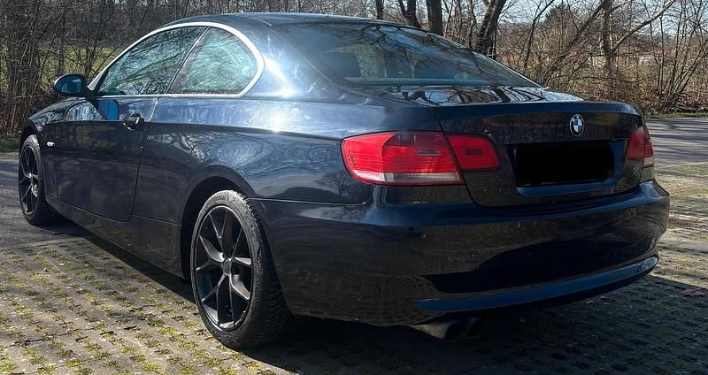 Gebraucht BMW 325 218 PS (160 kW) 2008 Blau Coupé