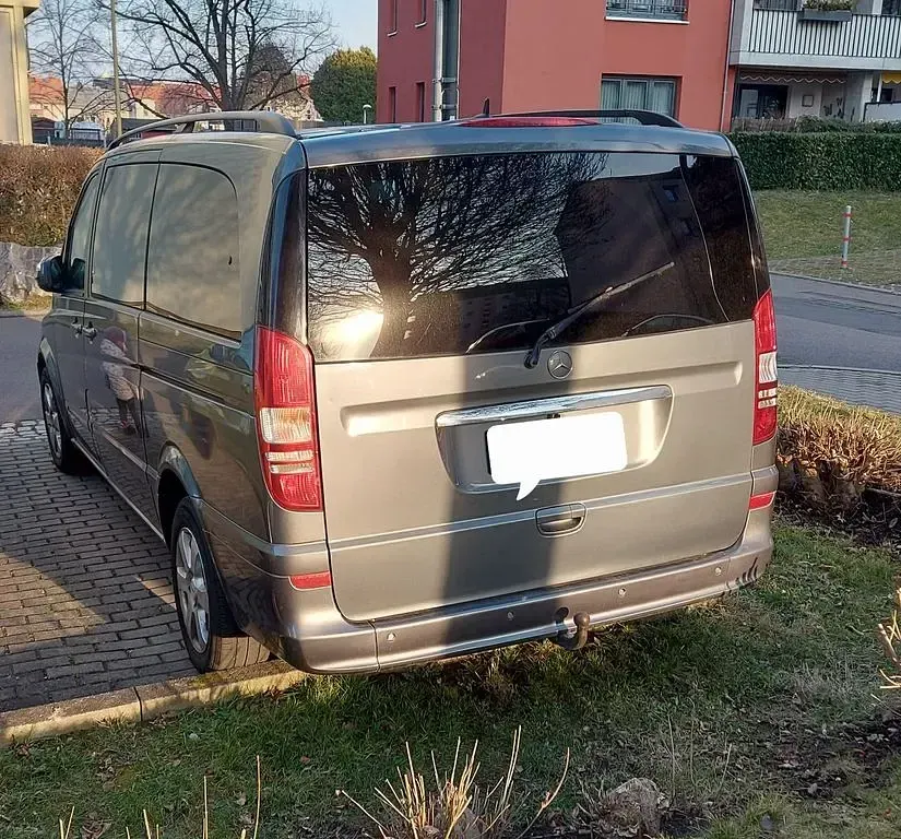 Gebraucht Mercedes Viano 224 PS (164 kW) 2010 Grau Van / Kleinbus