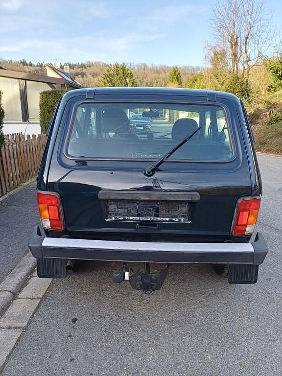 Gebraucht Lada Taiga 83 PS (61 kW) 2017 Grün SUV