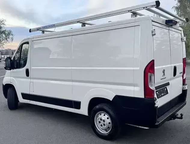 Gebraucht Peugeot Boxer 131 PS (96 kW) 2019 Blau Van