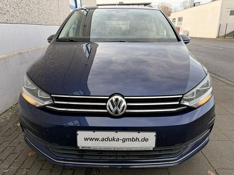 Gebraucht VW Touran Highline 116 PS (85 kW) 2019 Blau Van / Kleinbus