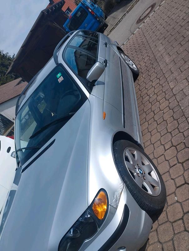 Gebraucht BMW 320 147 PS (108 kW) 2002 Grau Kombi