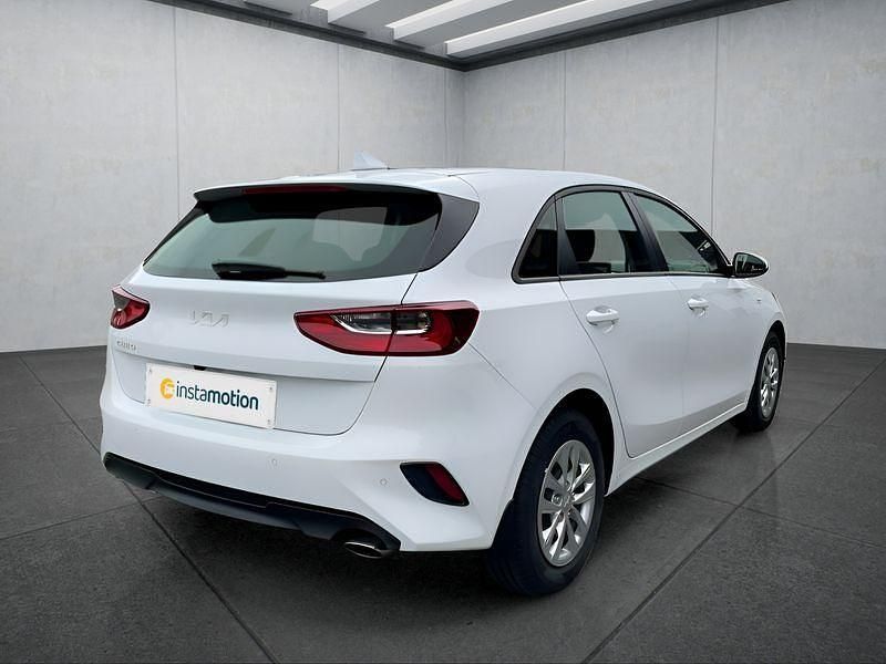Neu Kia Ceed 140 PS (102 kW) 2025 Weiß Kleinwagen