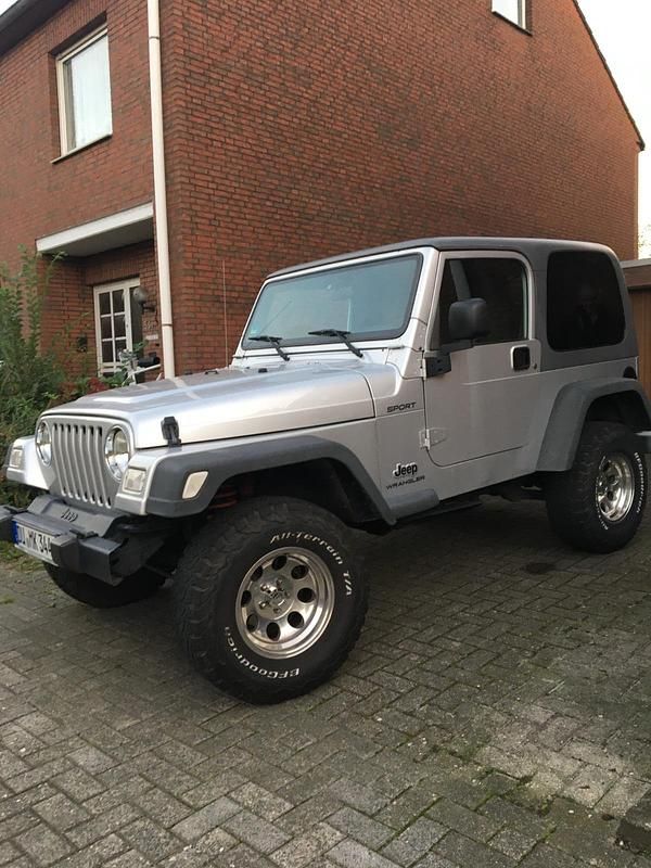 Silber Gebraucht 2005 Jeep Wrangler Sport SUV | 14.300 € - Bild 1/4