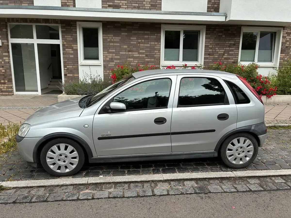 Gebraucht Opel Corsa Elegance 75 PS (55 kW) 2002 Silber Kleinwagen
