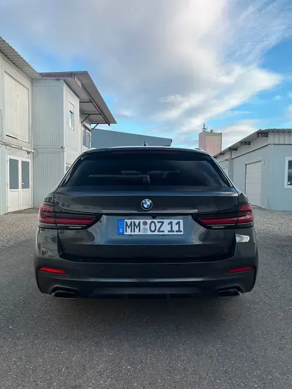 Używany BMW 530 Performance 286 KM (210 kW) 2023 Szary Kombi