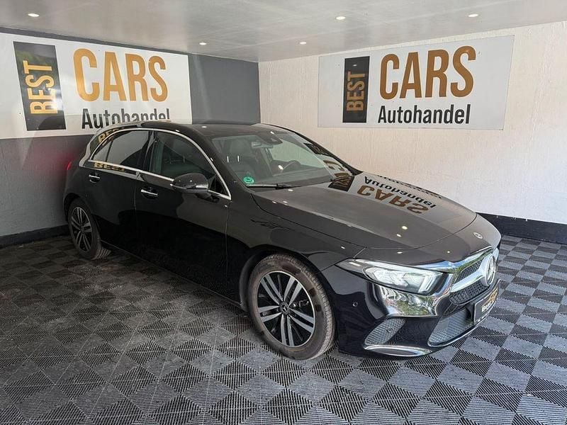 Schwarz Gebraucht 2019 Mercedes A200 Limousine | 22.700 € (Fairer Preis) - Bild 1/4