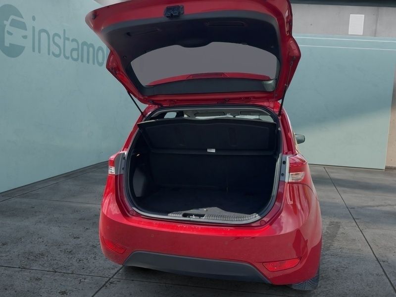 Gebraucht Hyundai ix20 Space 125 PS (91 kW) 2019 Rot Kleinwagen