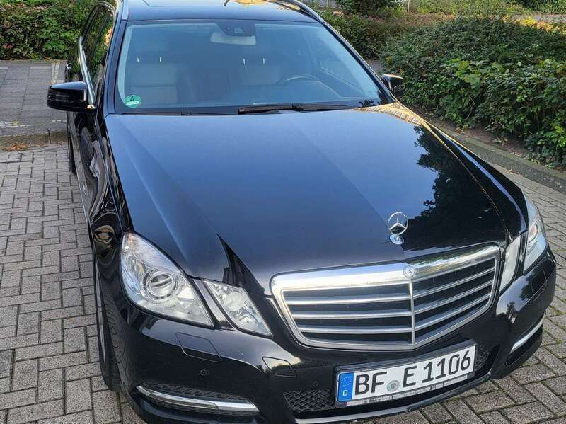 Schwarz Gebraucht 2012 Mercedes E220 Avantgarde Kombi | 11.500 € (Fairer Preis) - Bild 1/4
