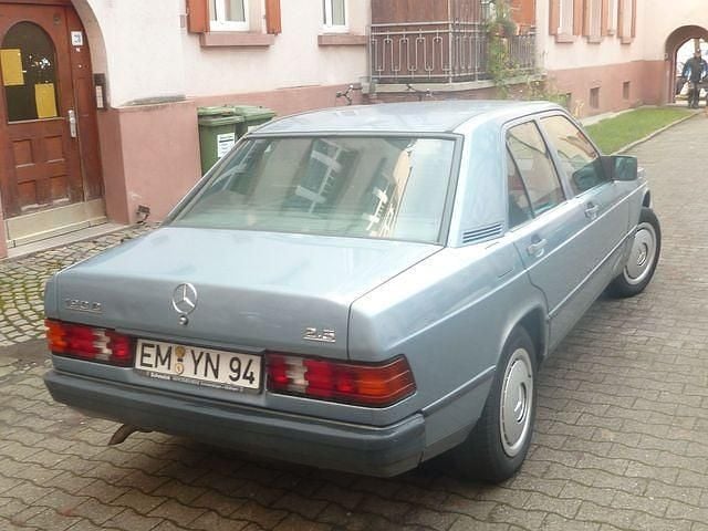 Gebraucht Mercedes 190 90 PS (66 kW) 1987 Blau Limousine