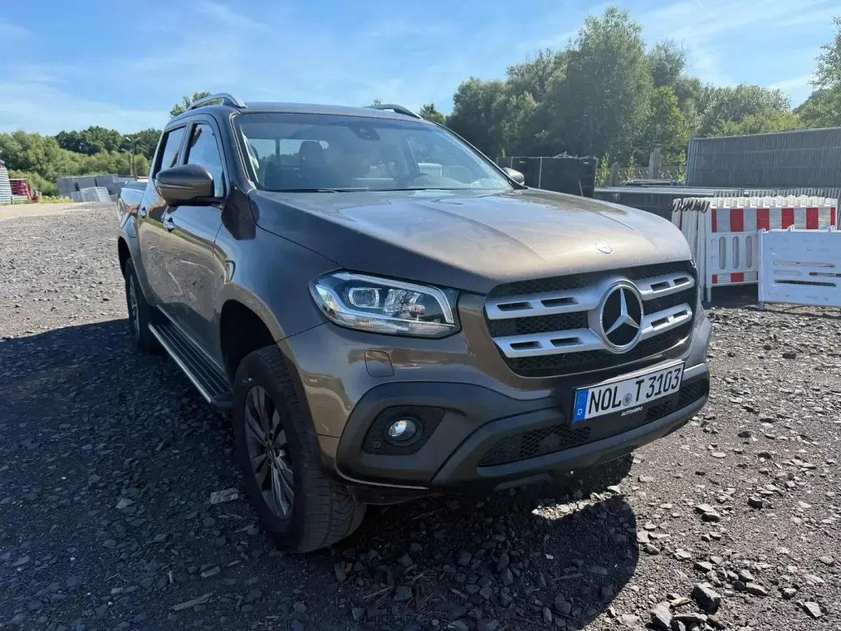 Gebraucht Mercedes X250 190 PS (139 kW) 2018 Braun Pickup