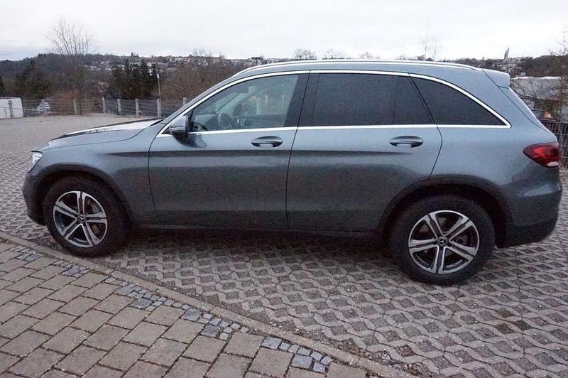 Gebraucht Mercedes GLC300 245 PS (180 kW) 2021 Grau SUV