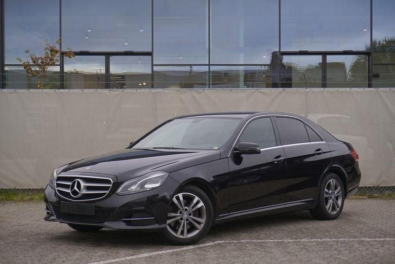Schwarz Gebraucht 2013 Mercedes E350 Limousine | 14.000 € (Superpreis) - Bild 1/4